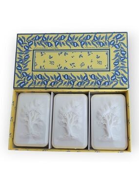 Lorcos French Lavender Soaps Set of 3 Soaps NIB